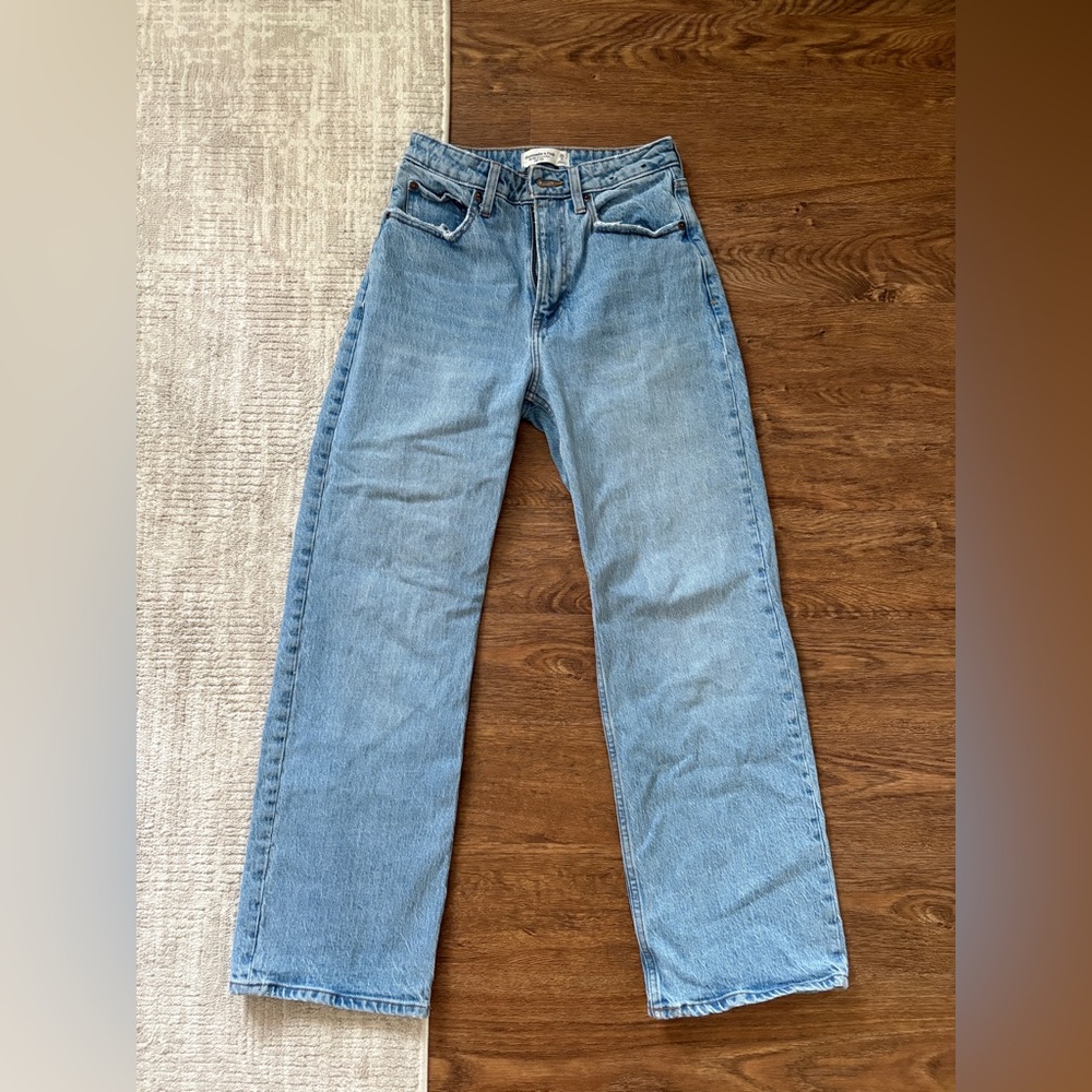 Abercrombie & Fitch Curve Love High Rise 90s Relaxed Jean